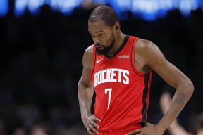 KAIYUN- 杜兰特在曼联比赛中连败,出色防守引发热议的球员 