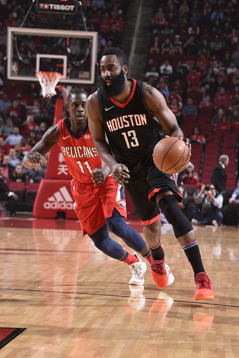 冲浪赛场再起风云：闽南赤兔队火力全开江畔火箭队，新援首秀制胜禁区内连续解围的简单介绍