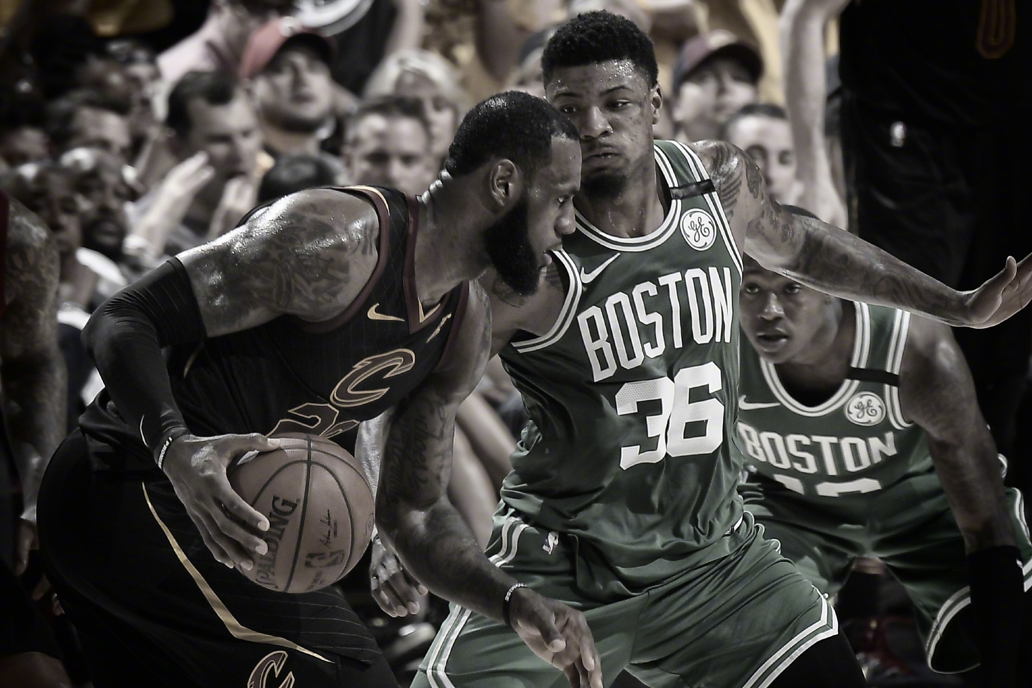 中国队带队取胜!,詹姆斯重要时刻出色防守赢得满堂喝彩(詹姆斯生涯最霸气扣篮) 中国队带队取胜!,詹姆斯重要时刻出色防守赢得满堂喝彩(詹姆斯生涯最霸气扣篮)