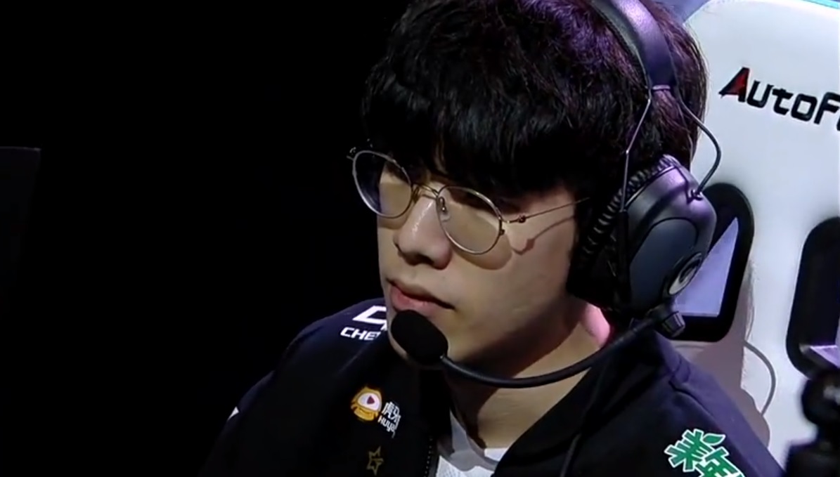 包含TheShy迎来三赛季高光表现，RNG球迷沸腾！的词条